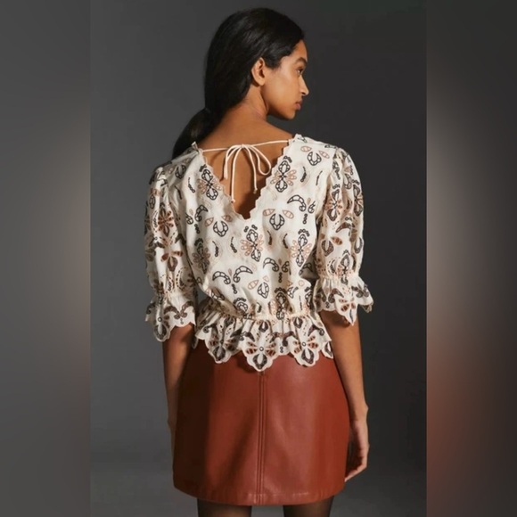 Anthropologie Women’s Eyelet Pullover Peplum Top V-Neck Cinched Waist Large - Picture 3 of 16